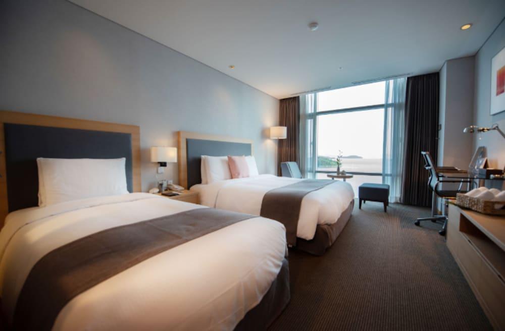 Hidden Bay Hotel Yeosu Exterior photo