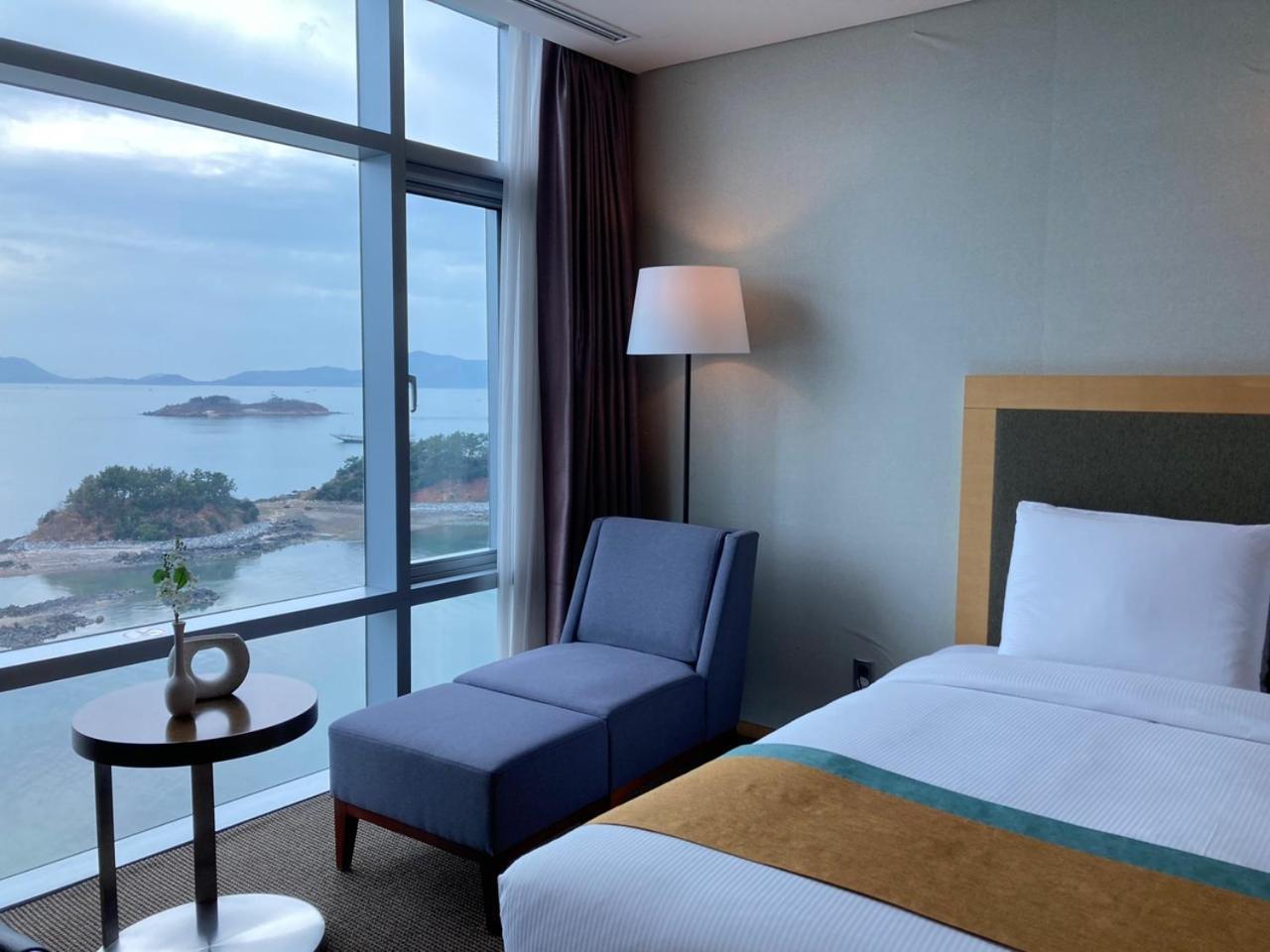 Hidden Bay Hotel Yeosu Exterior photo