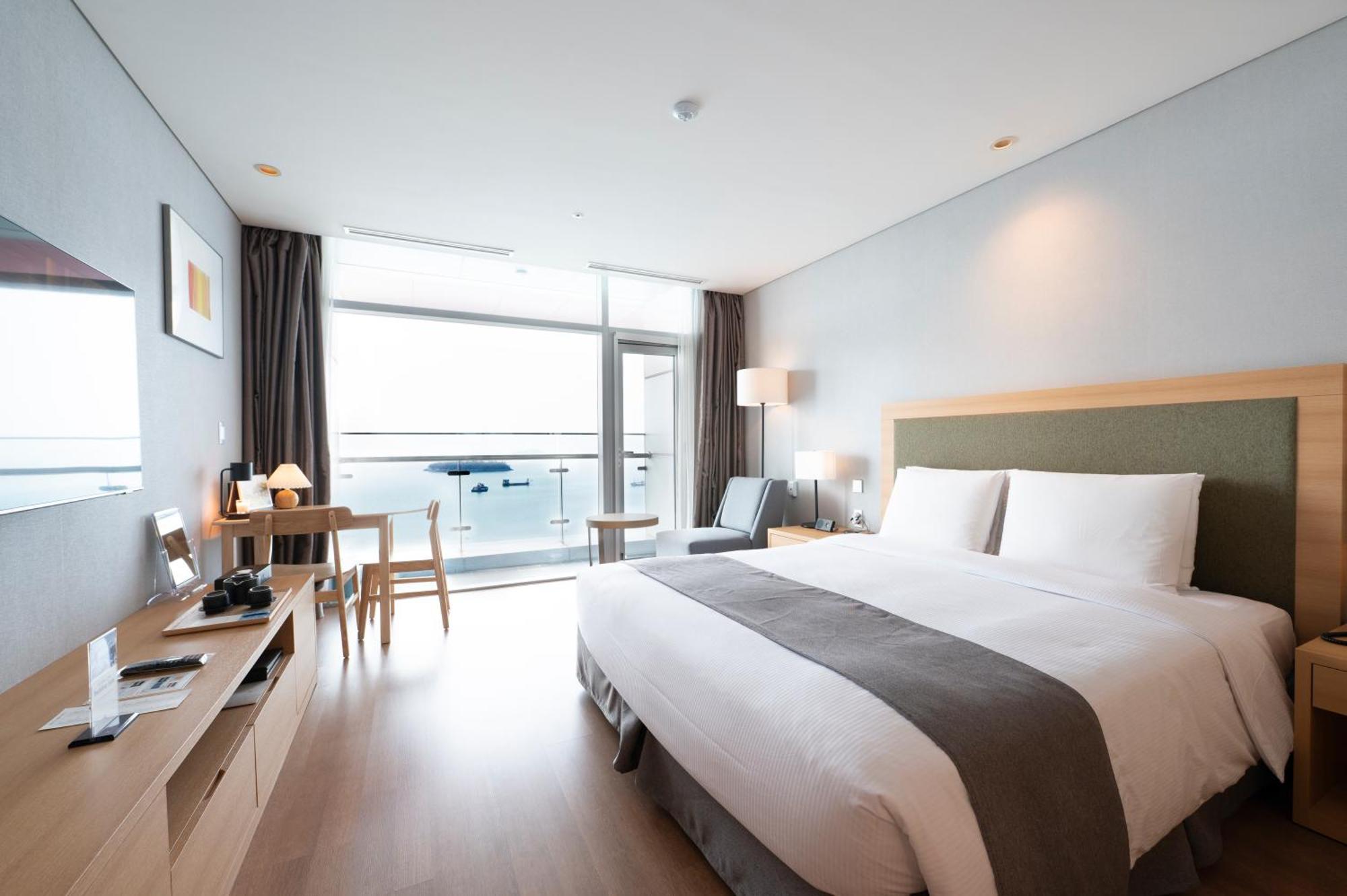 Hidden Bay Hotel Yeosu Exterior photo