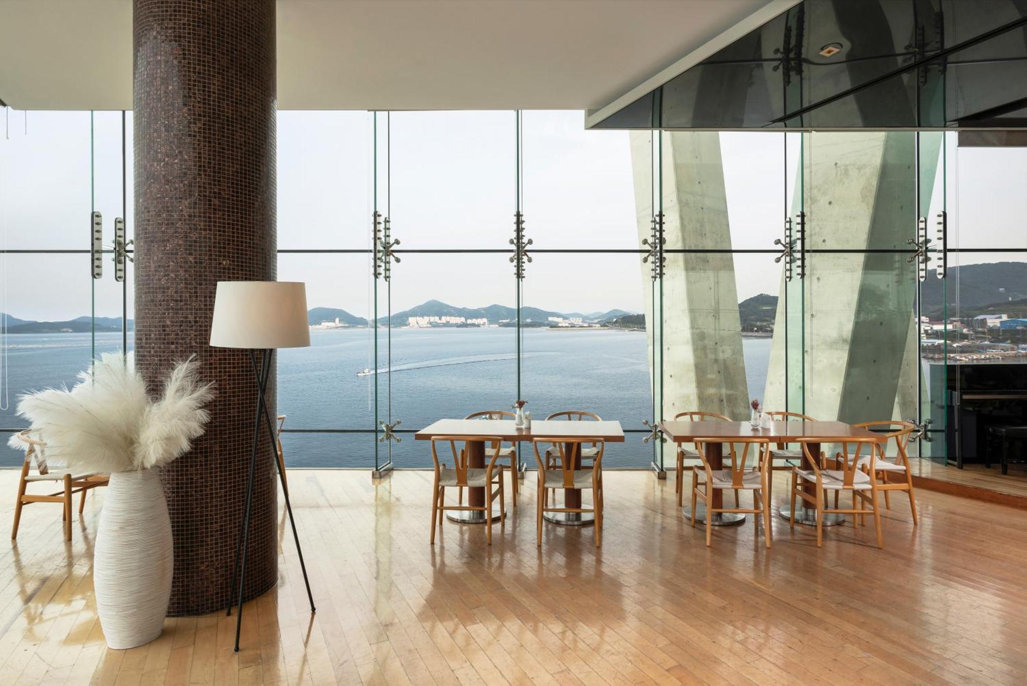 Hidden Bay Hotel Yeosu Exterior photo
